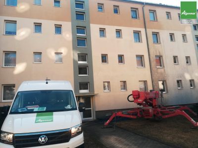 Leipzig-Fassadenwäsche-Fassadenreinigung-Fassade-Algenmax-Fassadenwäscher-Farbnuance-Algenfrei-Maler-3-400×300