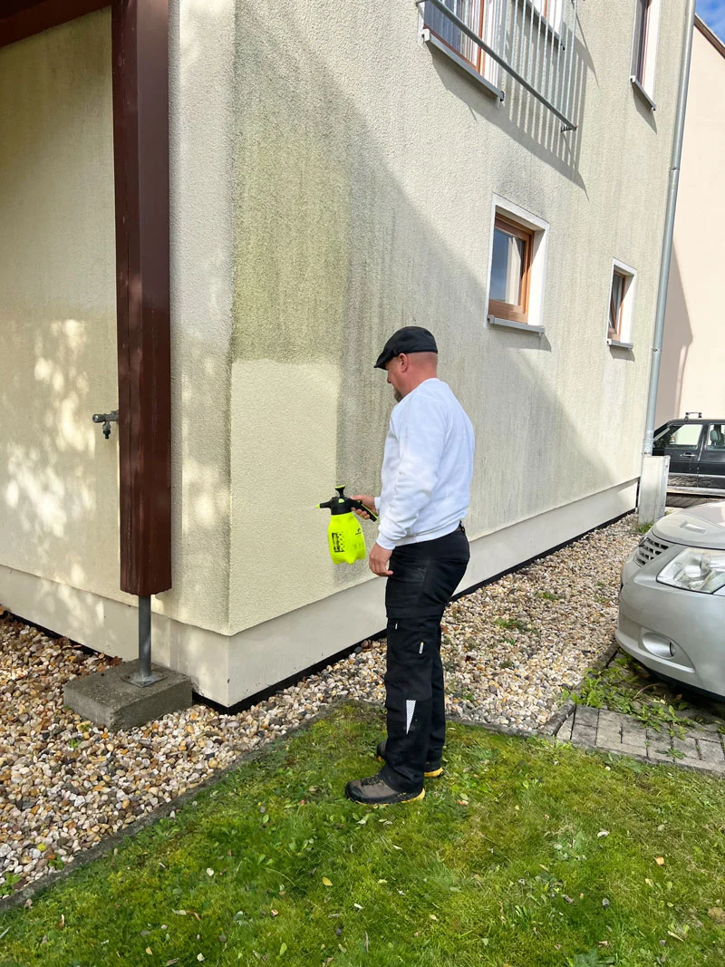 Probefläche Fassadenreinigung